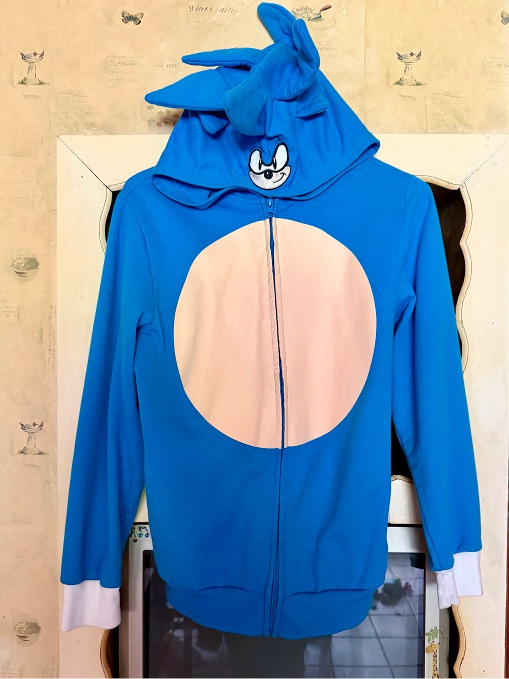 MAD Engine Sonic The Hedgehog Blue Hoodie Jacket with Cream Belly Circle
